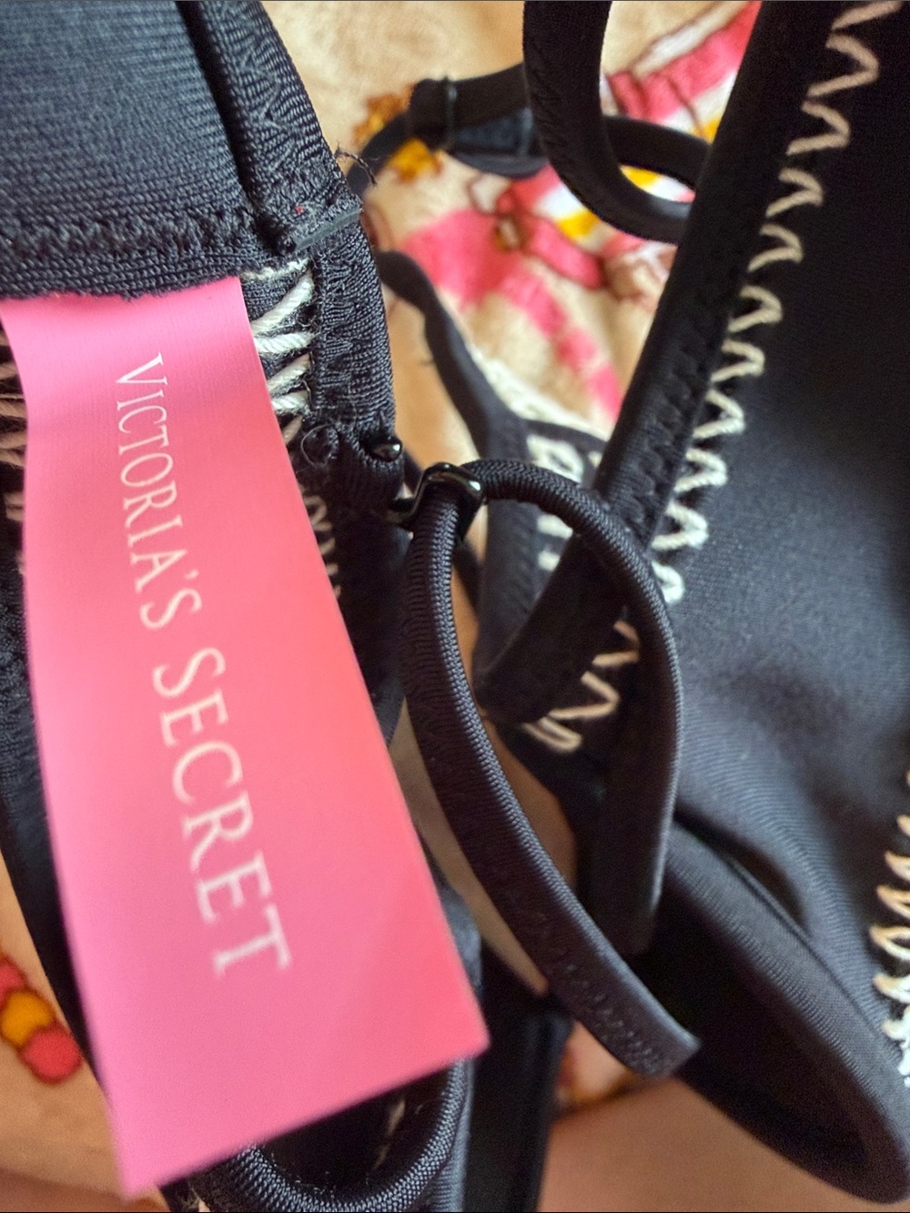 ✨ Y2K VICTORIA’S SECRET CROCHET COTTAGECORE COQUETTE BLACK BIKINI SWIM TOP 32D ✨ - Picture 8 of 10